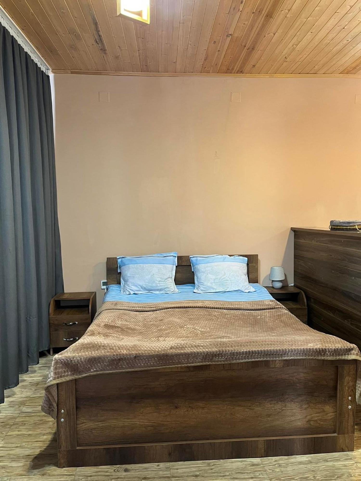 Lela Guest House Mestia Eksteriør billede